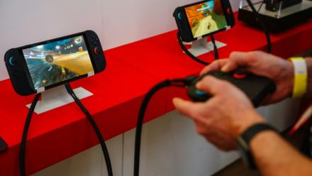 Le jeu Mariokart World de la nouvelle console de jeux vidéo Nintendo Switch 2 lors de sa présentation à Paris, le 2 avril 2025