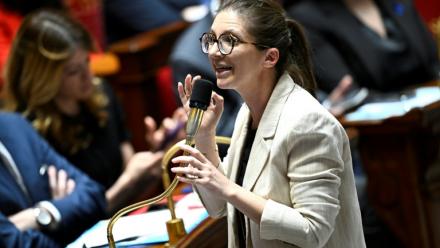 Aurore Bergé, secrétaire d'État chargée de l'Égalité, lors d'une séance de questions au gouvernement à l'Assemblée nationale, le7 avril 2026 à Paris