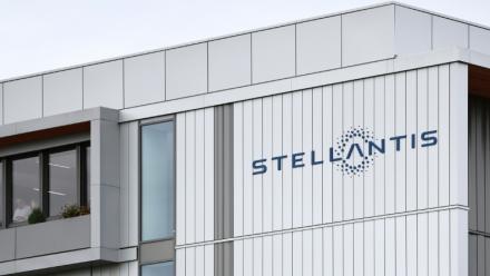 Après 2028, Stellantis va cesser la production d'automobiles dans son site historique de Poissy, dans les Yvelines