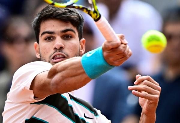 L'Espagnol Carlos Alcaraz lors de la finale de Roland-Garros contre l'Italien Jannik Sinner, le 8 juin 2025 à Paris