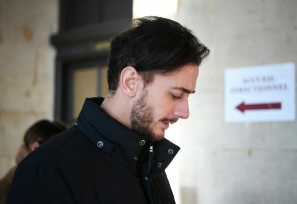 Le chanteur marocain Saad Lamjarred arrive au tribunal de Paris, le 21 février 2023, pour  son procès, où il est accusé de viol sur une jeune femme en 2016