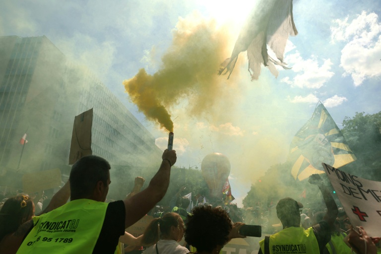 Des Gilets jaunes manifestent à Paris le 1er mai 2025