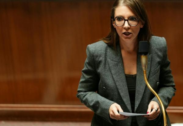 La ministre chargée de l'Egalité femmes-hommes, Aurore Berge, s'exprime lors d'une séance de questions au gouvernement à l'Assemblée nationale, à Paris, le 21 juillet 2026