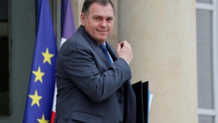 Le ministre des Transports Philippe Tabarot à la sortie de l'Elysée, le 16 avril 2025 à Paris