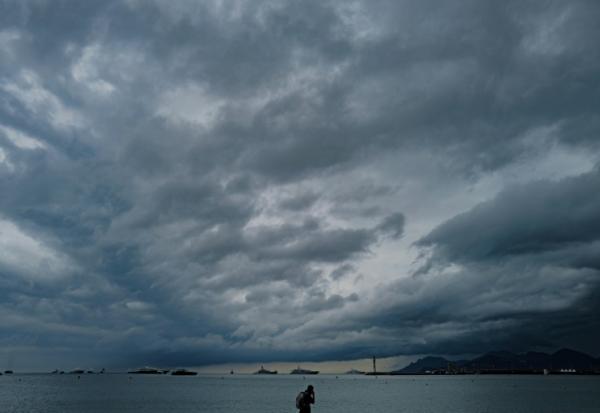 Nuages orageux le 20 mai 2025 dans le sud-est de la France, ici à Cannes
