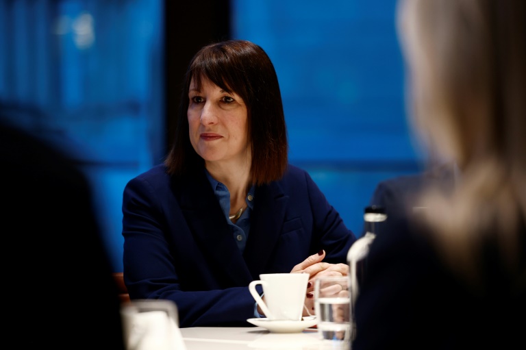 La ministre britannique des Finances Rachel Reeves participe à une réunion avec des chefs d'entreprise dans le centre de Londres, le 28 janvier 2025