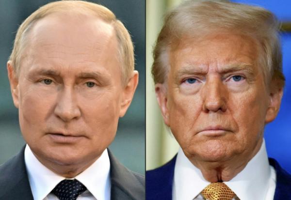 Un combo photo montrant le président russe Vladimir Poutine (à gauche) aux côtés du président américain Donald Trump (à droite)