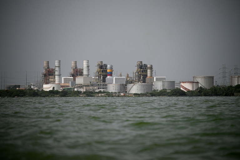 Une raffinerie de pétrole appartenant à la la compagnie publique Petroleos de Venezuela (PDVSA) photographiée à Maracaibo, dans l'Etat de Zulia, au Venezuela, le 11 juillet 2024