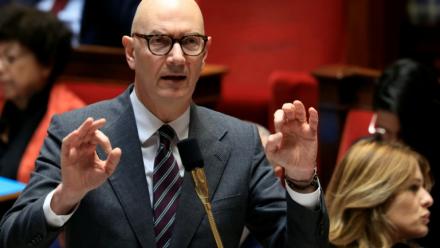 Le miniostre de l'Economie Roland Lescure à l'Assemblée nationale, le 26 novembre 2025 à Paris