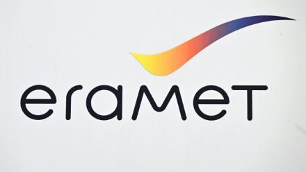 Le logo d'Eramet à l’entrée de son siège, dans la banlieue parisienne, à Trappes, le 16 mars 2023