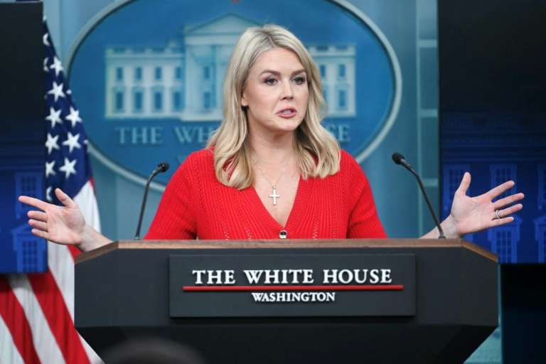 La porte-parole de la Maison Blanche, Karoline Leavitt lors du briefing quotidien à la Maison Blanche, le 29 mai 2025 à Washington