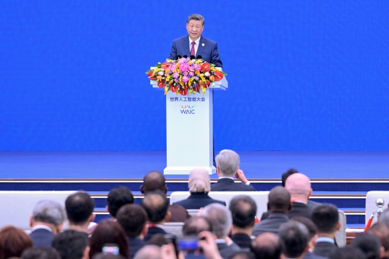 Photo diffusée par l'Agence Kampuchea Press (AKP) le 17 juillet 2026 montrant le président chinois Xi Jinping lors de la cérémonie d'ouverture de la Conférence mondiale sur l'intelligence artificielle (WAIC) à Shanghai, en Chine