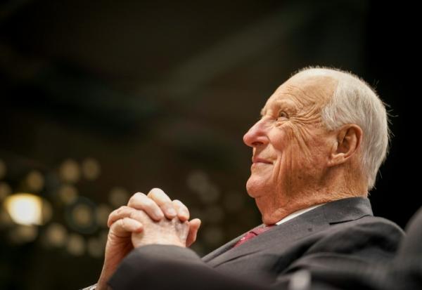 Cette photo prise le 4 février 2026 à Oslo, en Norvège, montre le roi Harald V de Norvège lors de l'inauguration d'un centre de formation et de réhabilitation pour les malades du cancer sur le campus du Radiumhospitalet à Oslo en Norvège.
