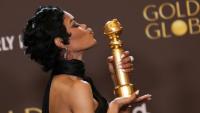 L'actrice américaine Teyana Taylor pose avec le prix du meilleur second rôle féminin pour "One Battle After Another" lors de la 83e cérémonie des Golden Globes à Beverly Hills, en Californie, le 11 janvier 2026