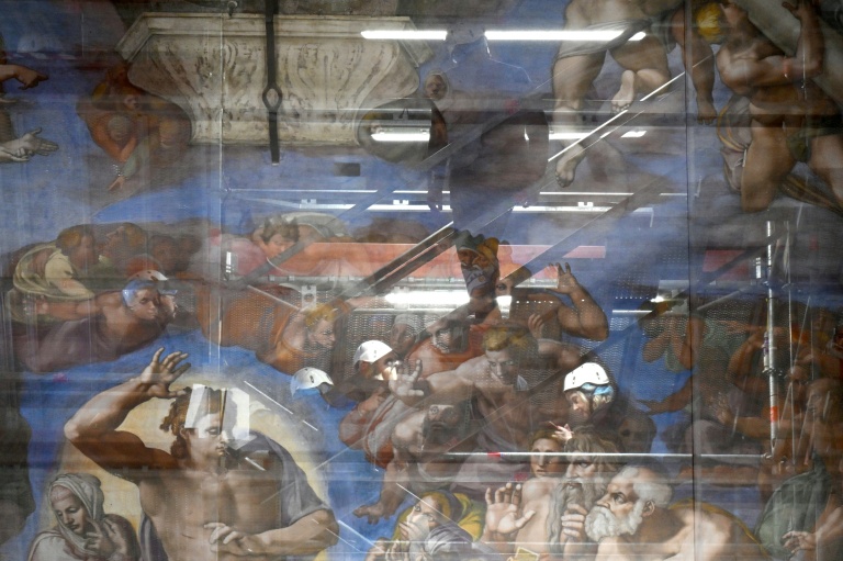 Travaux de restauration de la célèbre fresque du Jugement dernier de Michel-Ange, le 28 février 2026 dans la chapelle Sixtine au Vatican