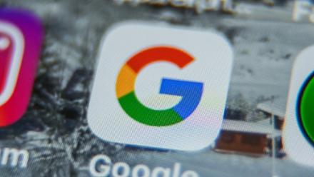Le géant américain de la "tech" Google a réaffirmé vendredi son opposition à la proposition "trompeuse" poussée par son rival Meta (Facebook, Instagram) d'instaurer une vérification de l'âge des utilisateurs en ligne au niveau des boutiques d'applications