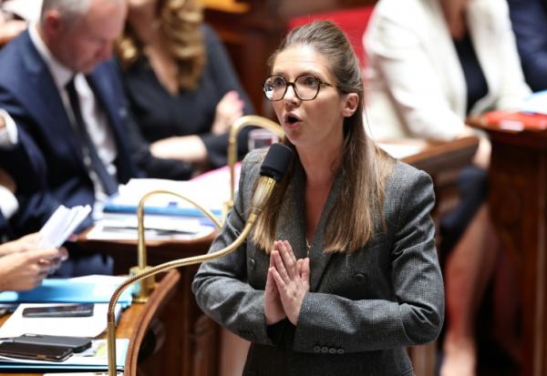 La ministre déléguée chargée de l’Égalité femmes-hommes Aurore Bergé lors des questions au gouvernement à l'Assemblée nationale, le 9 juin 2026 à Paris