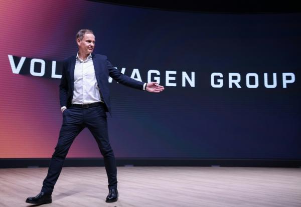 Le PDG de Volkswagen Oliver Blume, lors de la présentation de résultats  du groupe à Wolfsburg, en Allemagne, le 11 mars 2025
