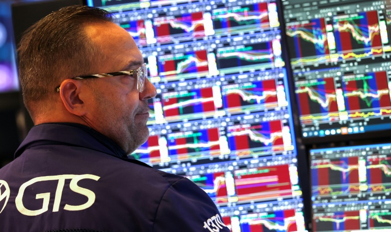 Un opérateur à la Bourse de New York le 13 octobre 2025
