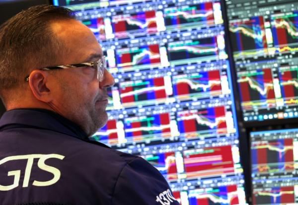 Un opérateur à la Bourse de New York le 13 octobre 2025