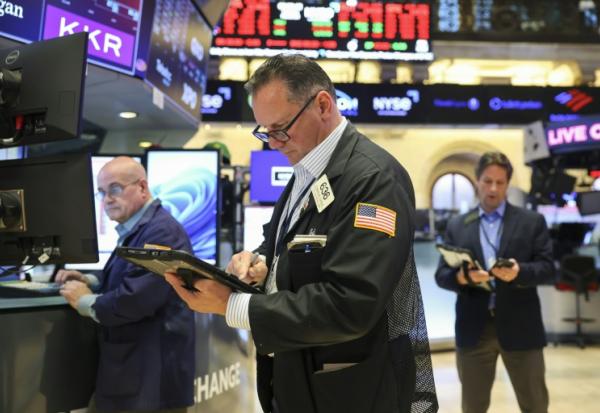 Des opérateurs à la Bourse de New York le 24 mars 2026