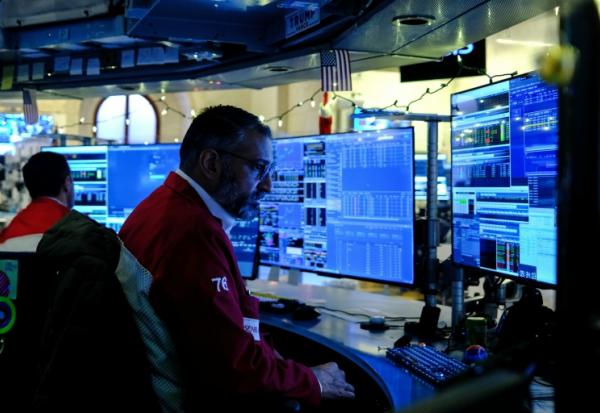 Un opérateur à la Bourse de New York le 16 décembre 2025