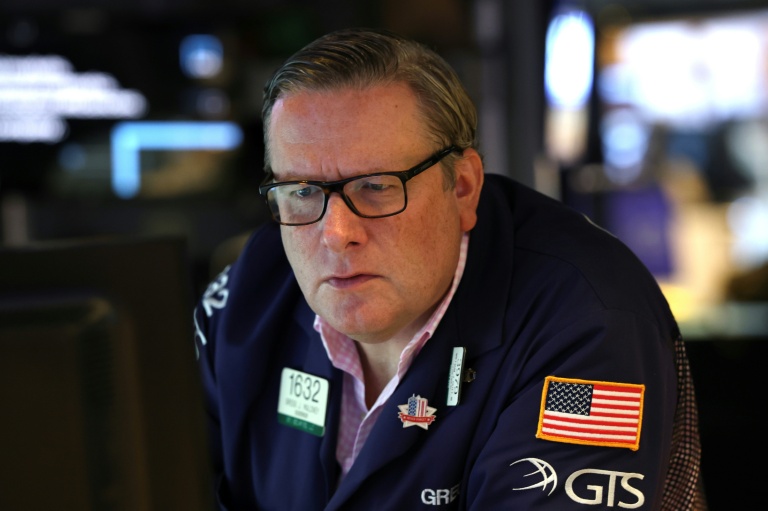 Un opérateur à la Bourse de New York le 13 octobre 2025