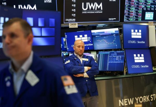 Des opérateurs à la Bourse de New York, le 15 septembre 2025