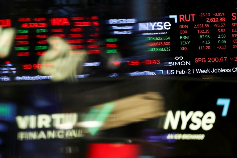 Des écrans à la Bourse de New York, le 5 mars 2026