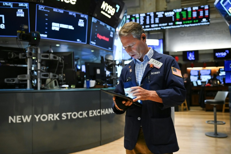 Un opérateur à la Bourse de New York le 13 juin 2025