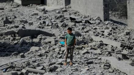 Destructions à Sanaa après un bombardement américain, le 27 avril 2025