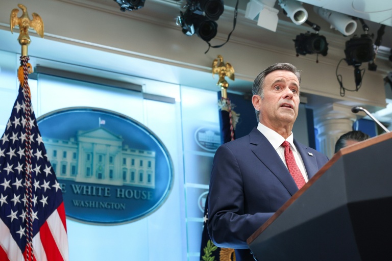 Le directeur de la CIA, John Ratcliffe, s'exprime lors d'une conférence de presse à la Maison Blanche, à Washington, le 6 avril 2026