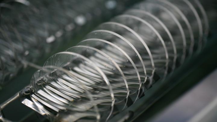 EssilorLuxottica bondit en Bourse après le report du lancement mondial des Ray-Ban connectées