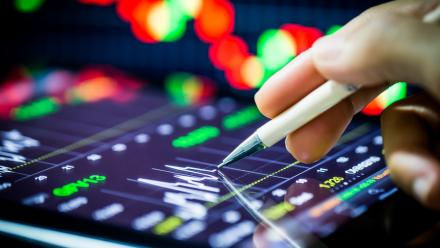 Les places européennes dans l'attente de l'inflation américaine, Safran en vedette