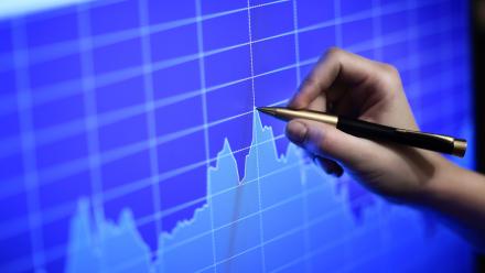 Recul en vue des marchés américains, l'inflation a plus ralenti qu'attendu en janvier