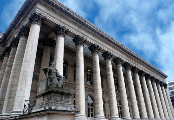 Clôture Paris : baisse symbolique pour terminer la semaine