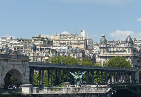 Clôture Paris : début de semaine prudent
