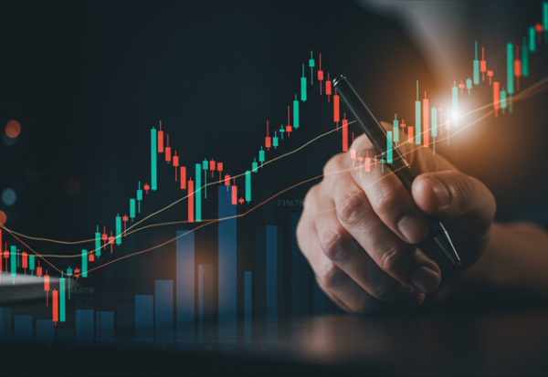 Clôture Paris : le CAC 40 solide ; l'or moins brillant