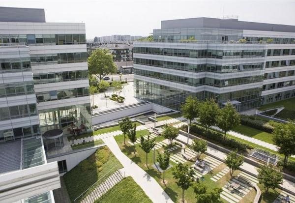 Dassault Systèmes abaisse ses prévisions de chiffre d'affaires annuel