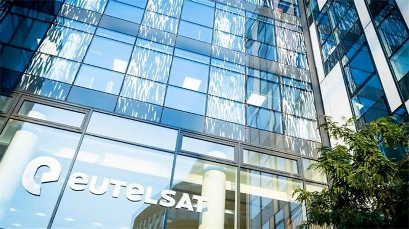 Eutelsat : sous pression, marges en question