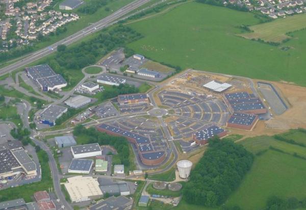 Frey se développe dans les centres commerciaux de marques