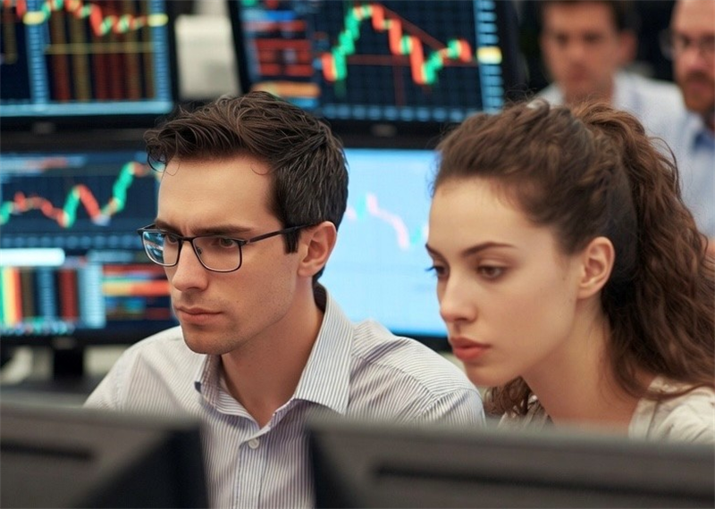 Mi-séance Paris : après plus de 5% de baisse depuis lundi, le CAC 40 prend le chemin du rebond