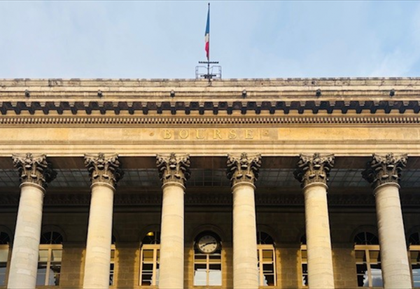 Mi-séance Paris : début de semaine en hausse avec le secteur automobile