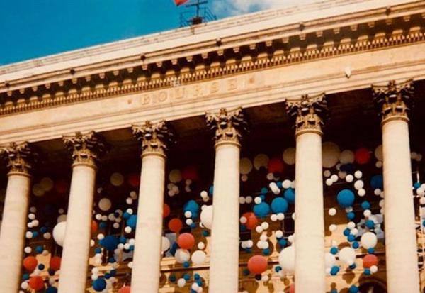 Mi-séance Paris : en hausse modérée après les nouveaux records de Wall Street