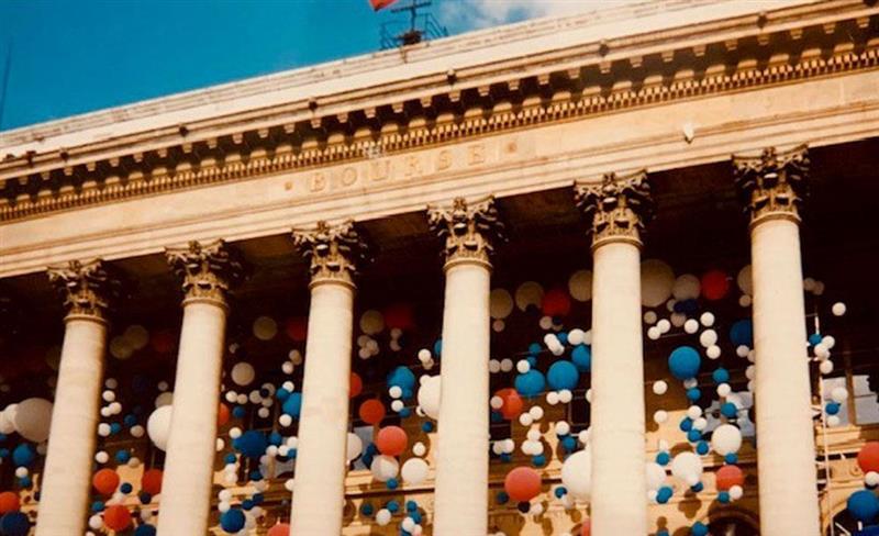 Mi-séance Paris : le CAC 40 bondit de 2,5%, luxe et télécoms en forte hausse