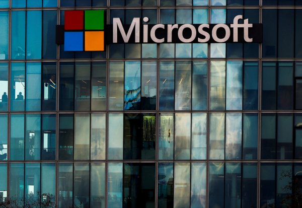 Microsoft : Bill Ackman se renforce, juge la "valorisation très attractive"