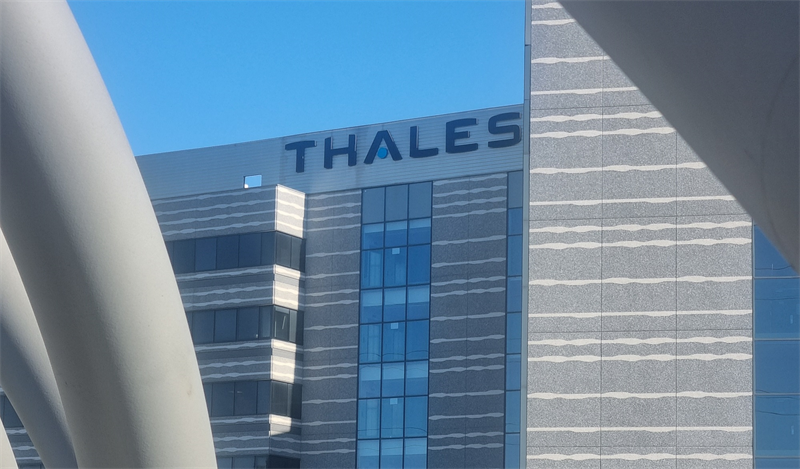 Thales annonce qu'il va construire la plateforme de gestion du trafic de drones de Singapour