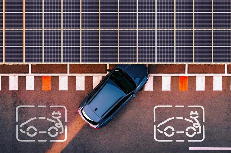 Véhicule électriques : déplacement de Roland Lescure à Dunkerque