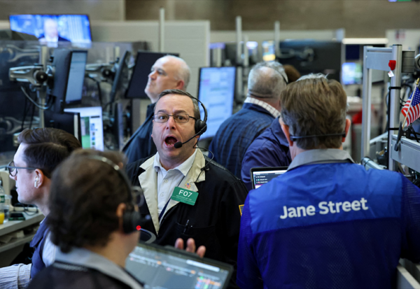 Wall Street au sommet avec AMD, alors que Trump met en pause son 'Project Freedom'