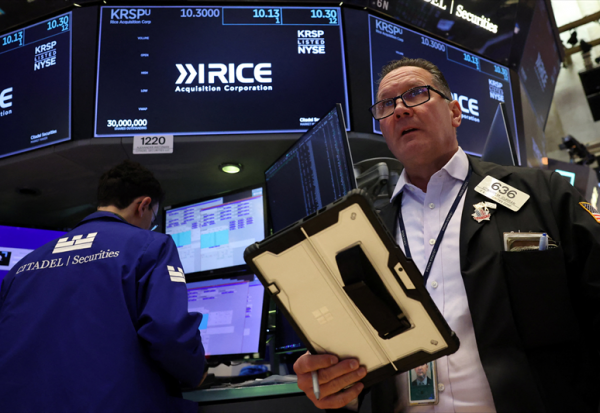 Wall Street corrige avec la guerre commerciale, malgré de solides publications bancaires